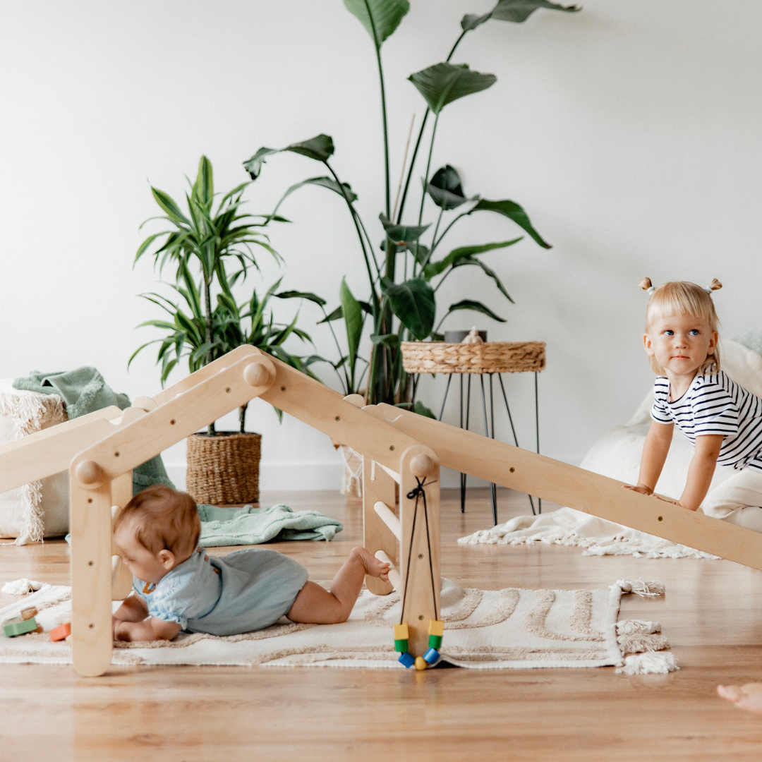Ette tete pikler kiipeilykolmio rampilla