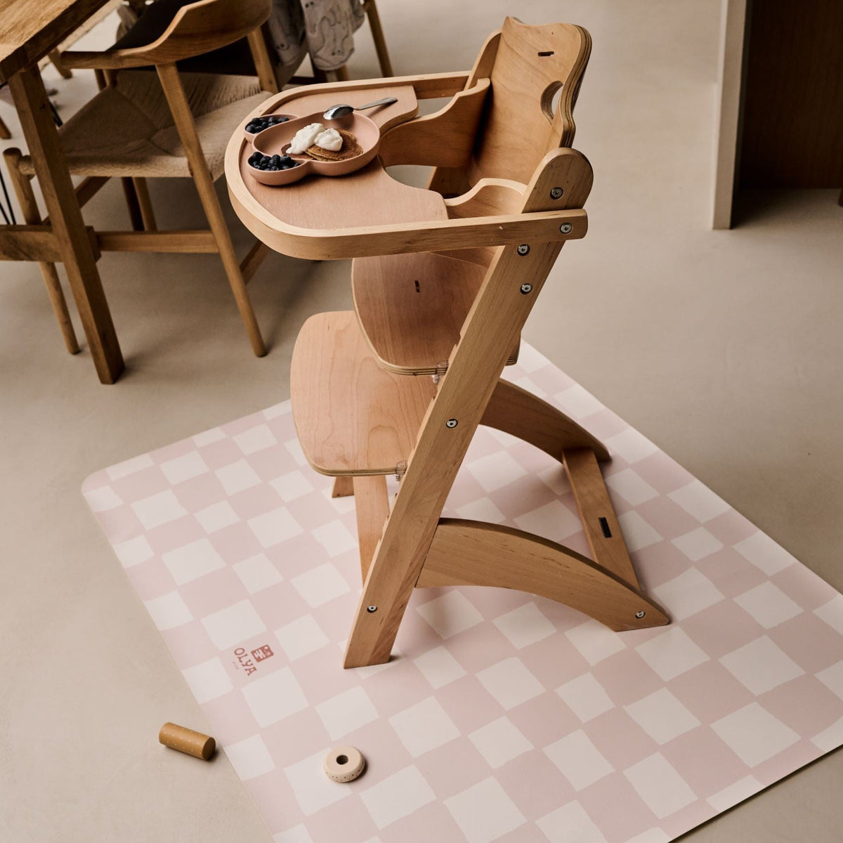 Lasten ruokailualusta, liukumaton ja vedenpitävä lattiasuoja – Chess Pink Beige