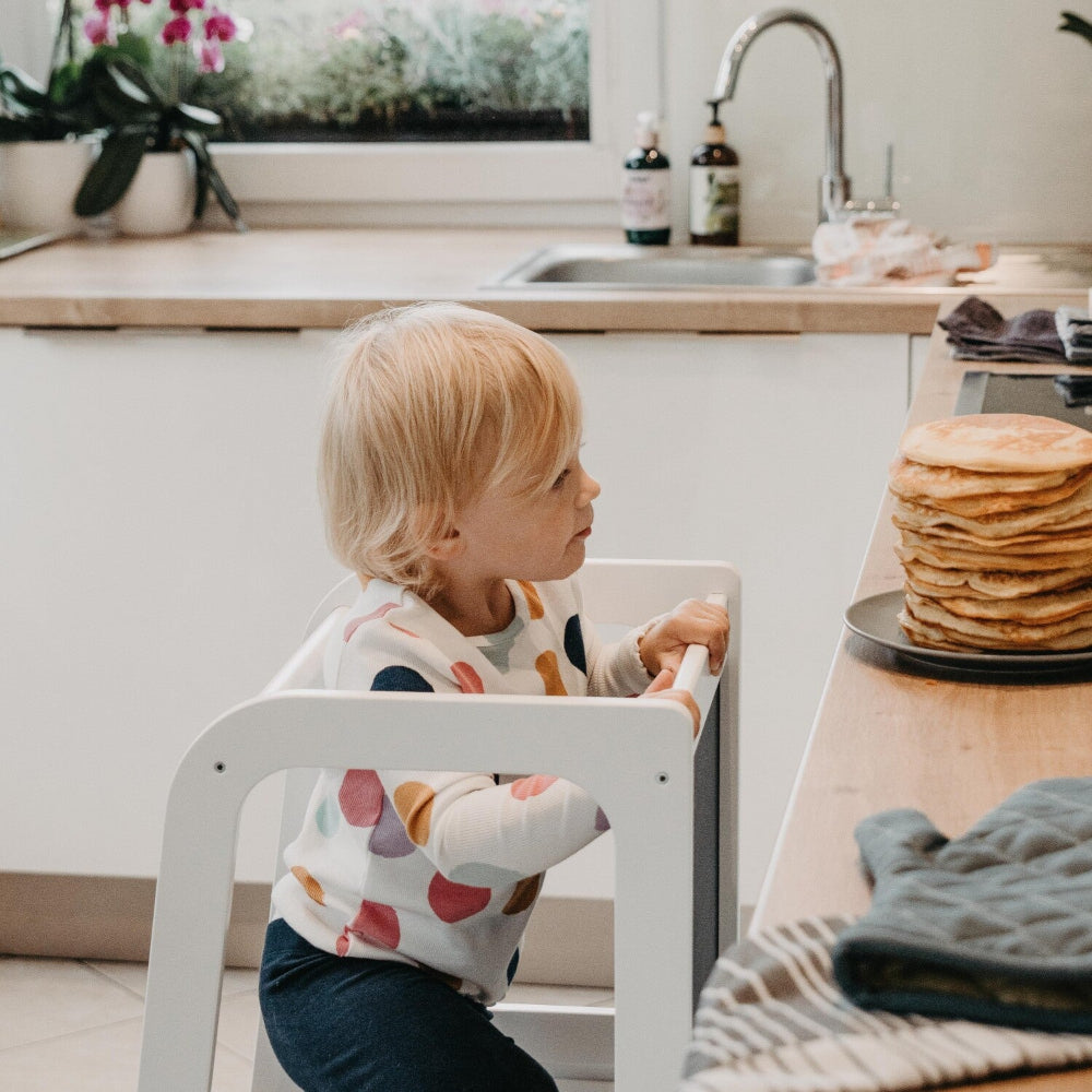 Montessori valkoinen lasten apujakkara 