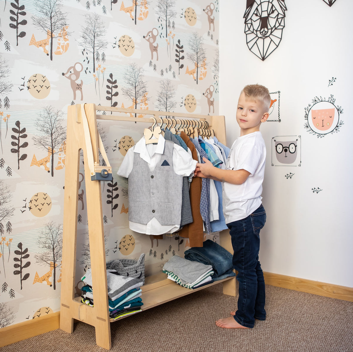  Puunvarinen Lasten vaaterekki Montessori 