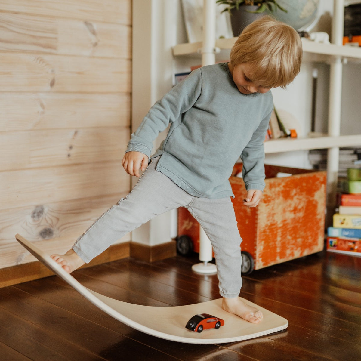 Puinen lasten tasapainolauta